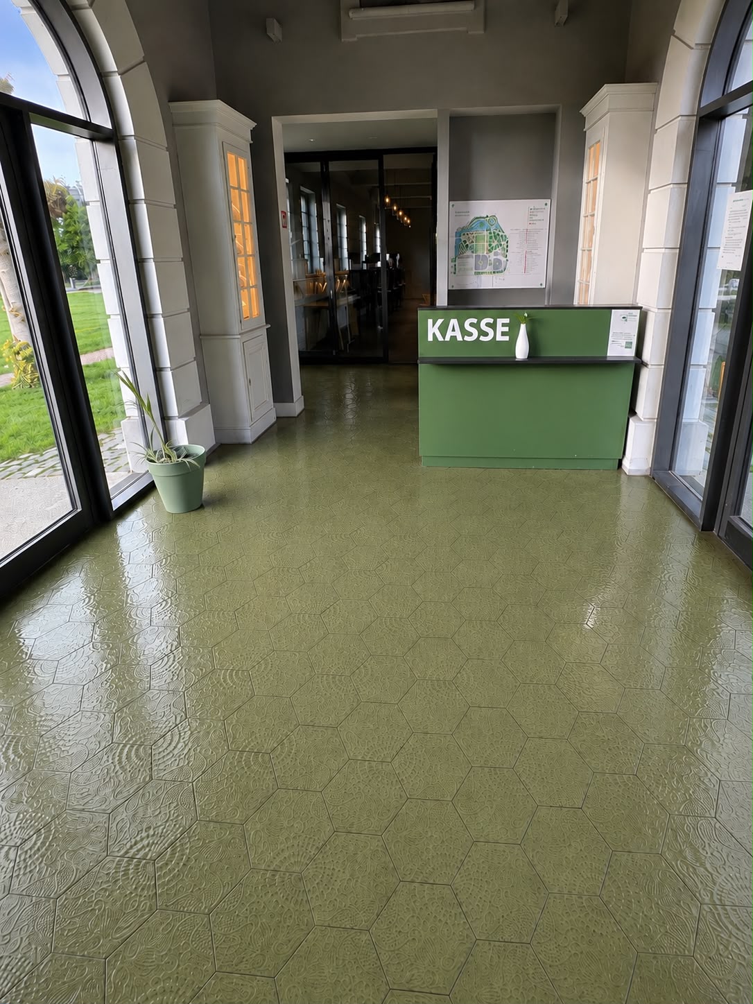 Gepflegte Gewerbefläche — referenz