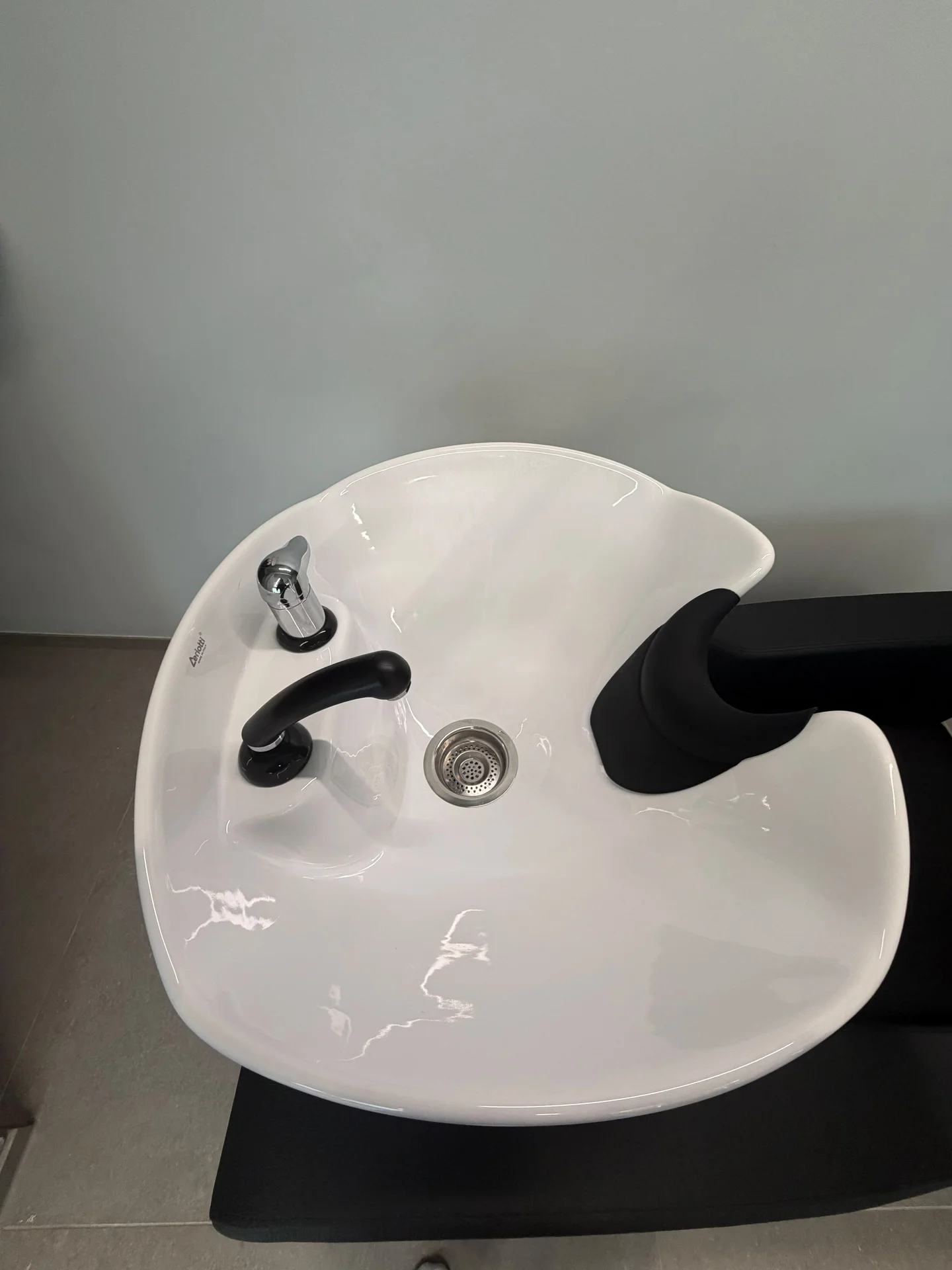 Haarwaschbecken im Detail — referenz
